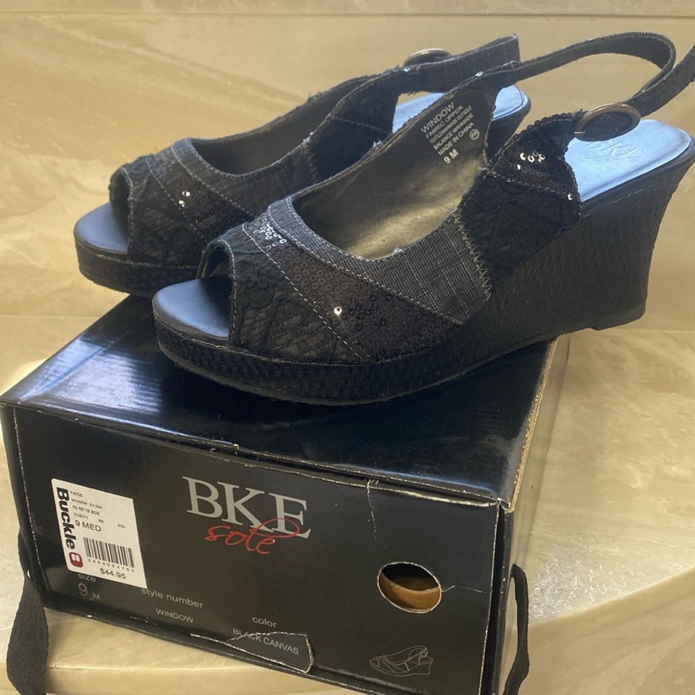 BKE sole peep toe wedge. Size 9